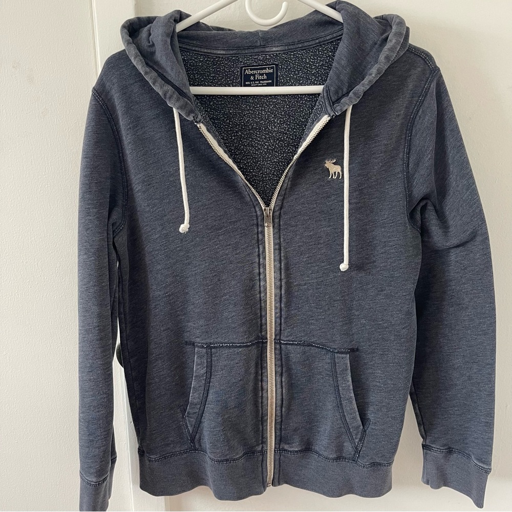 Abercrombie and fitch men’s full zip hood (XS)